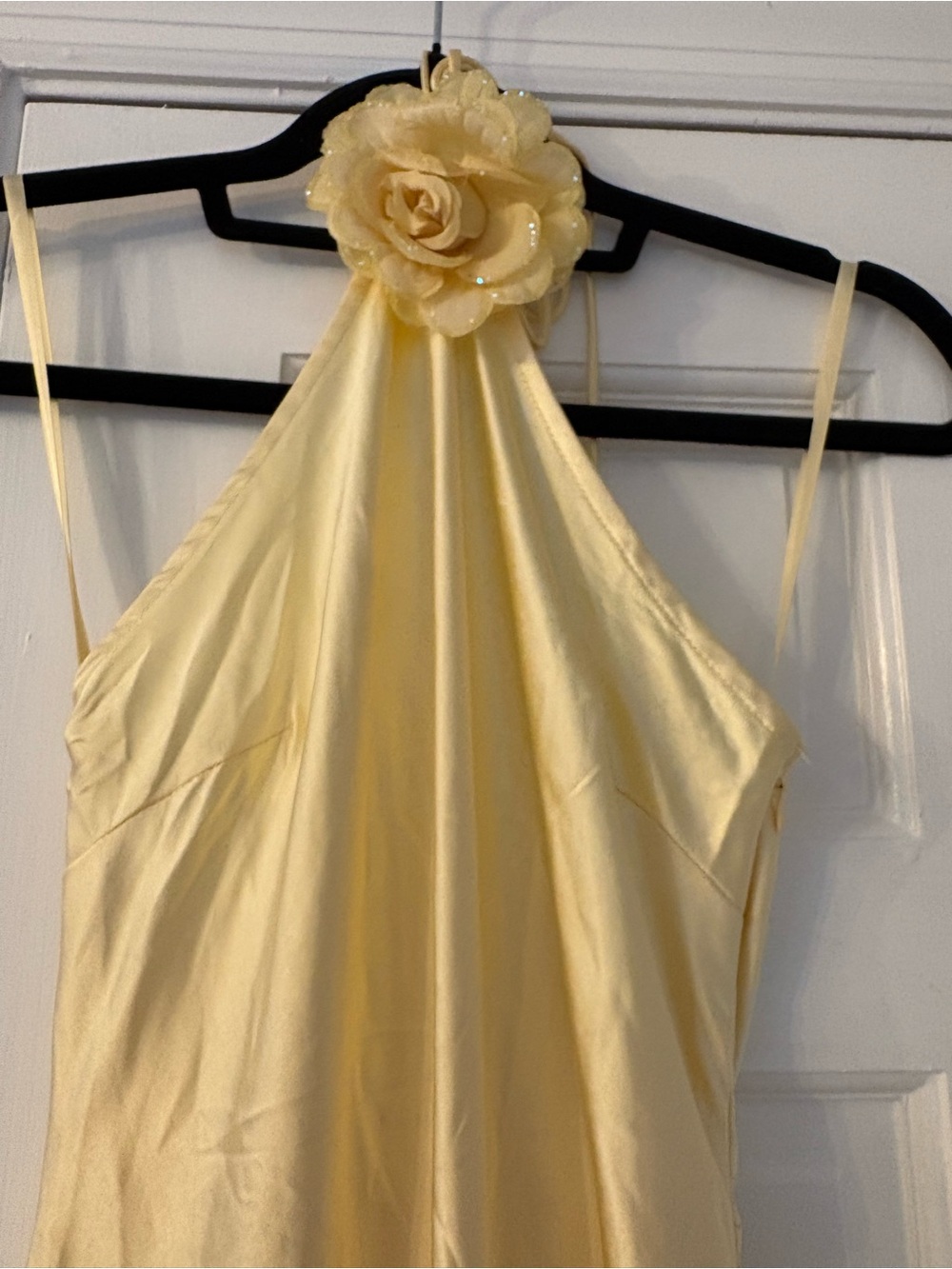 Selfie Leslie Butter Yellow Satin Halter Maxi w/ Floral Neck Detail - Small- NWT - Picture 9 of 9